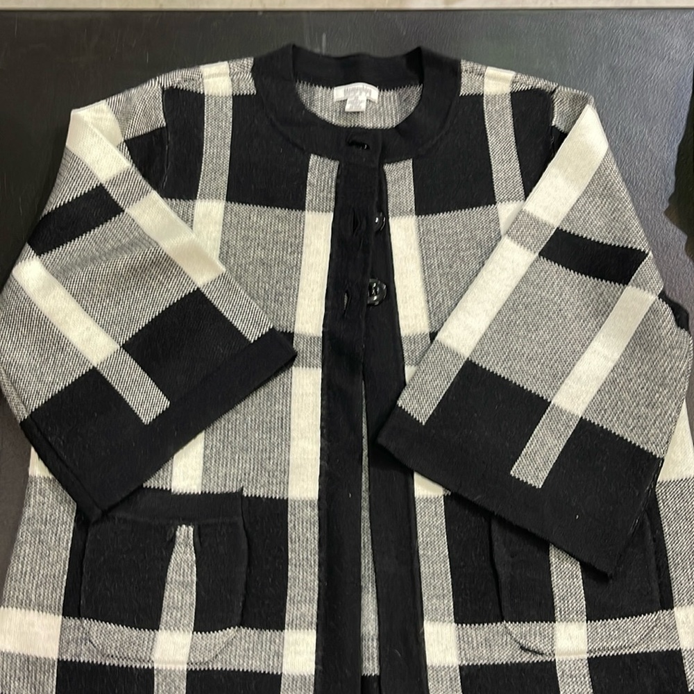 Plaid women’s cardigan